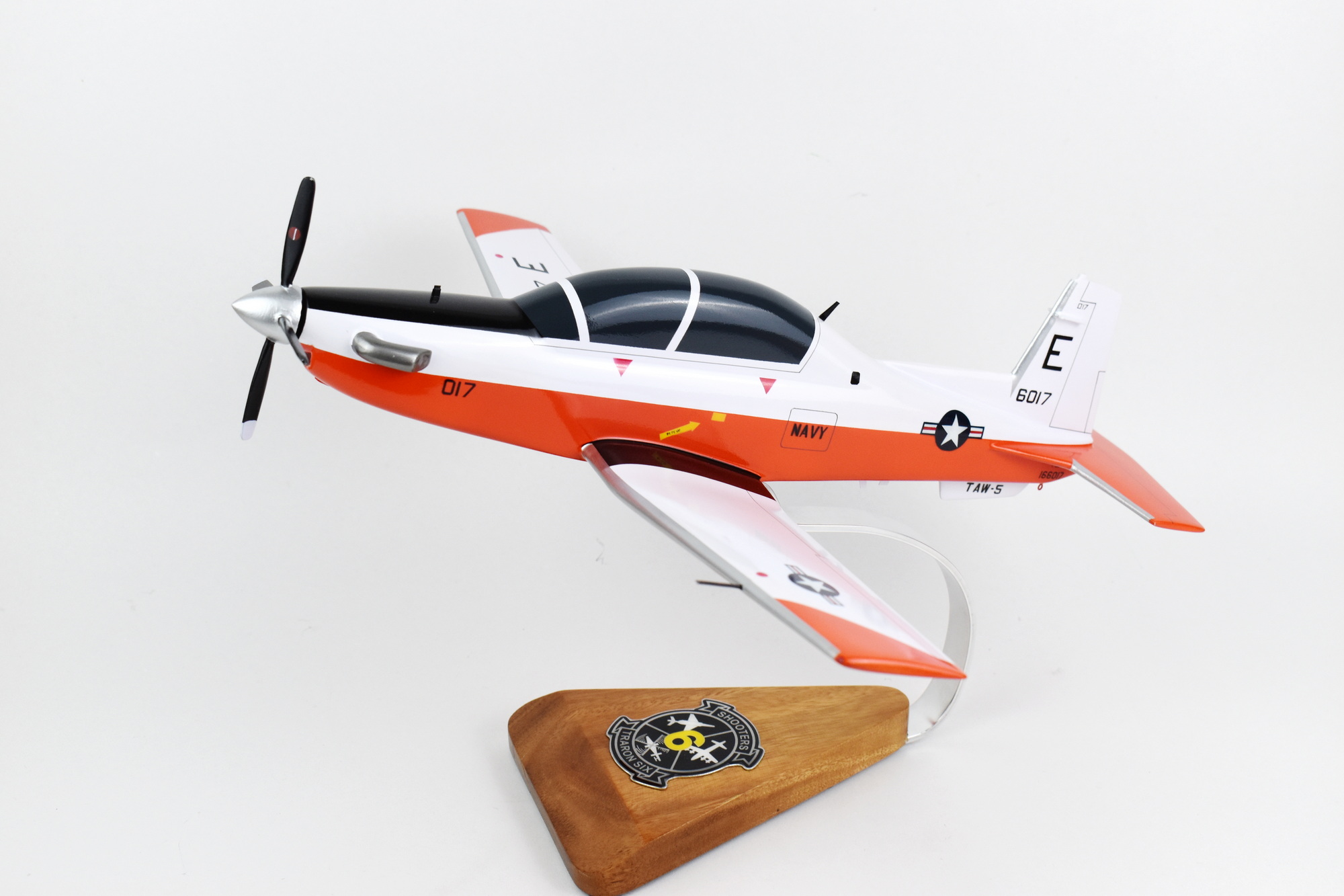 Beechcraft® T-6b Texan II, VT-6 Shooters (Navy), 16″, Mahogany Scale Model