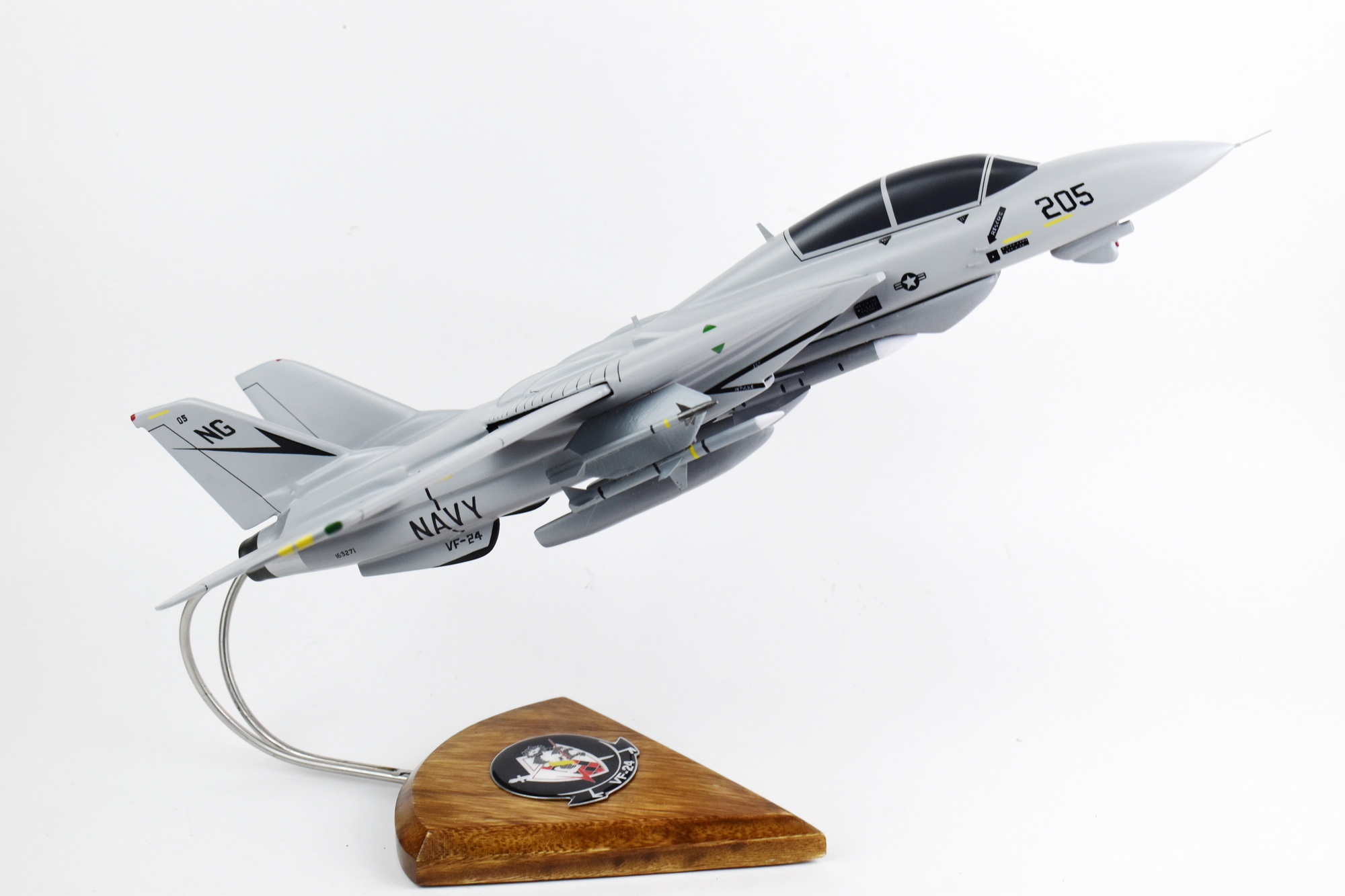 VF-24 Fighting Renegades F-14a Tomcat (1992) Model, , 1/42 (18″) Scale, Mahogany, Navy,