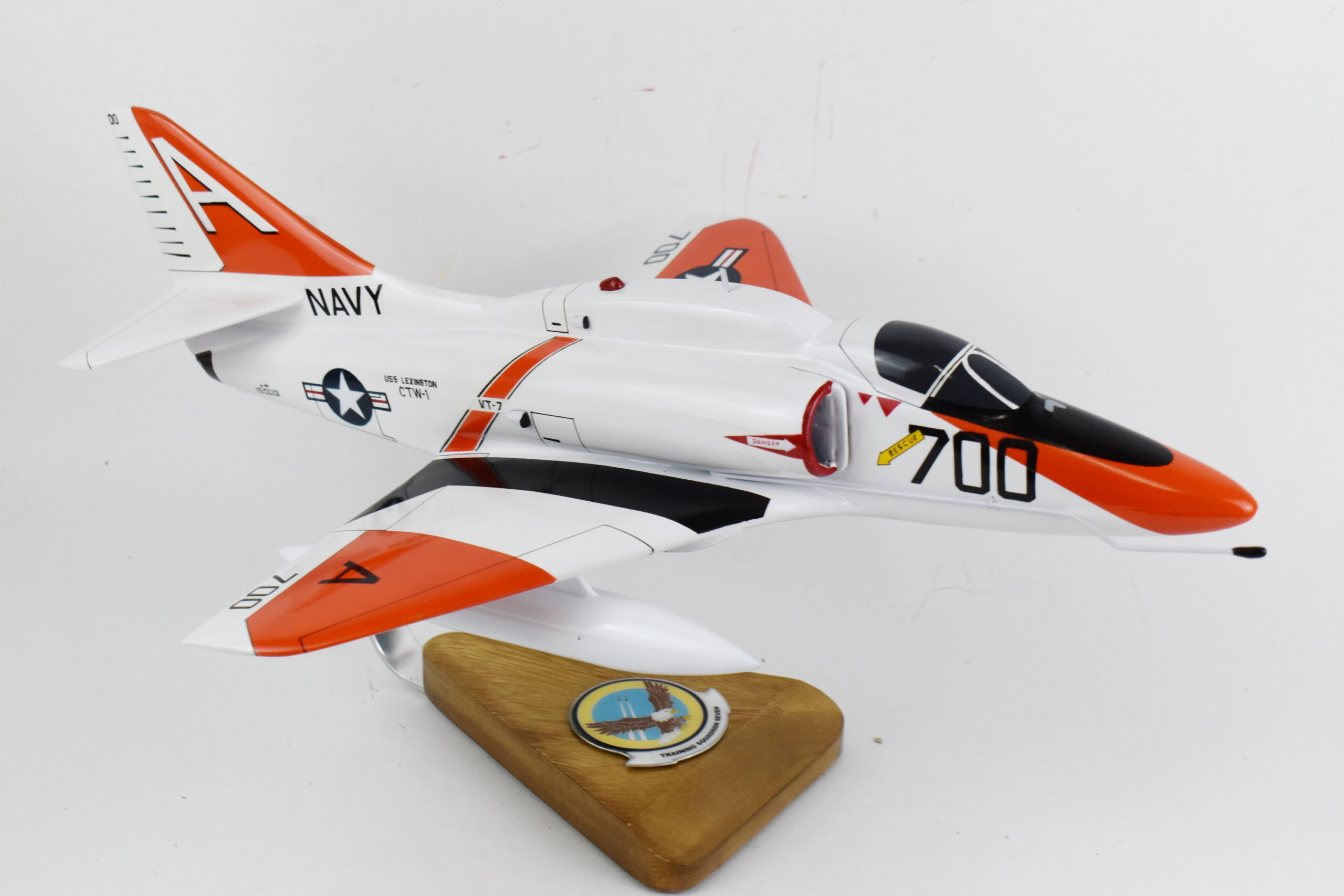 VT-7 Eagles TA-4E (1990), 18″ Mahogany Model