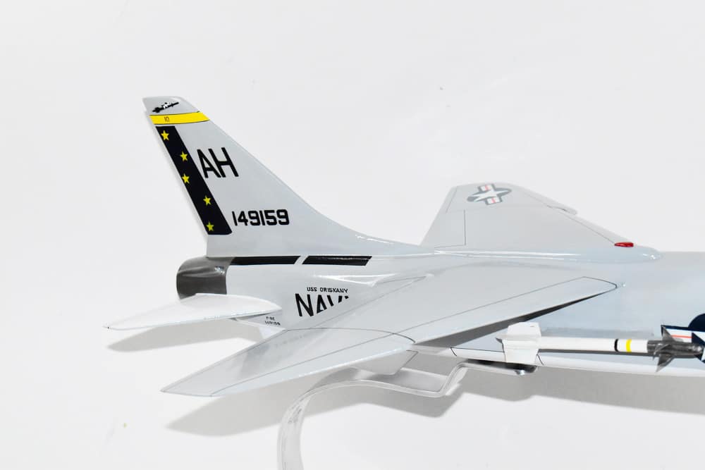 VF-162 Hunters F-8E Crusader Model,Vought F-8 Crusader,18