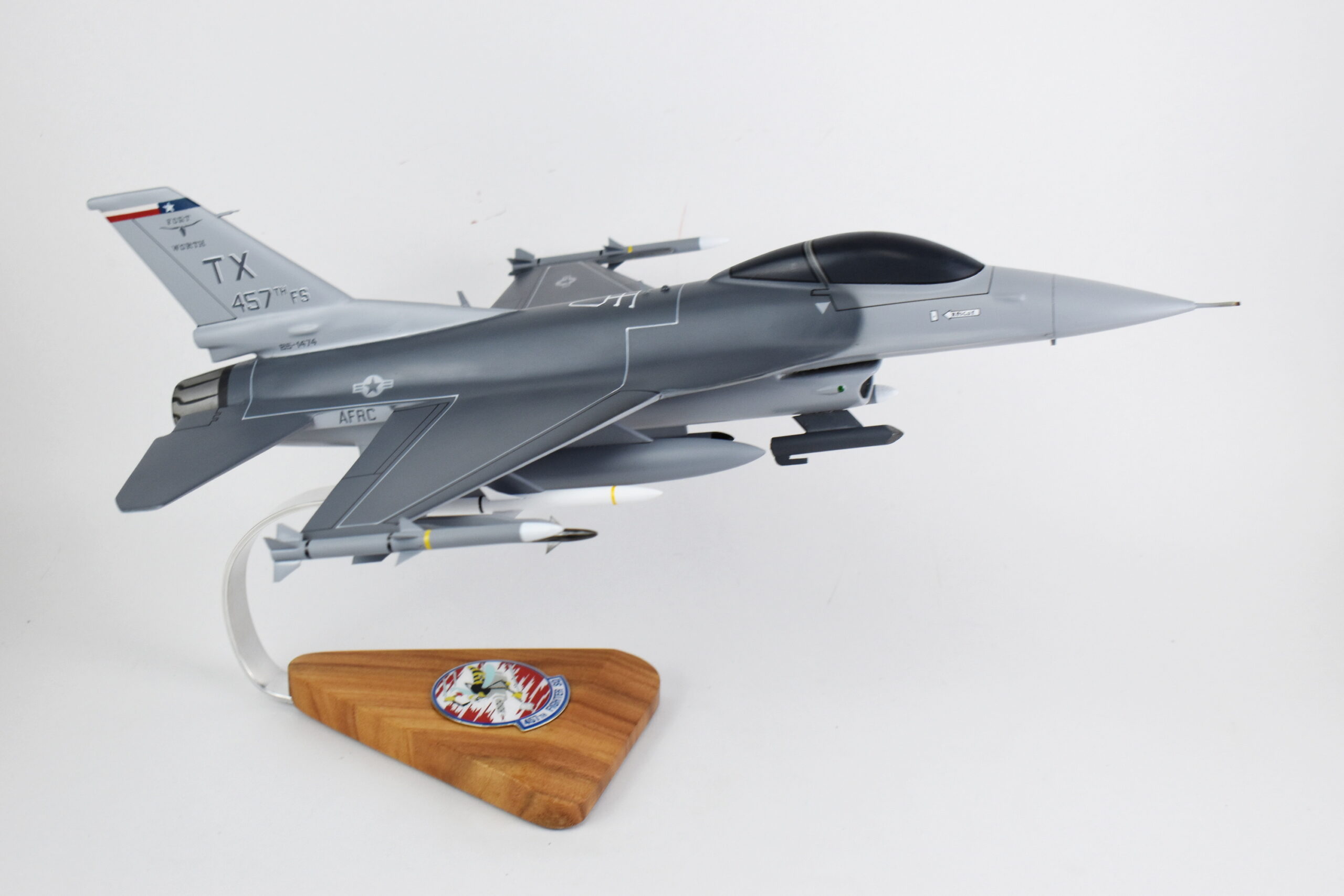 Lockheed Martin® F-16 Fighting Falcon®, 457th FS Spads, 1/33 (18″) Mahogany Scale Model