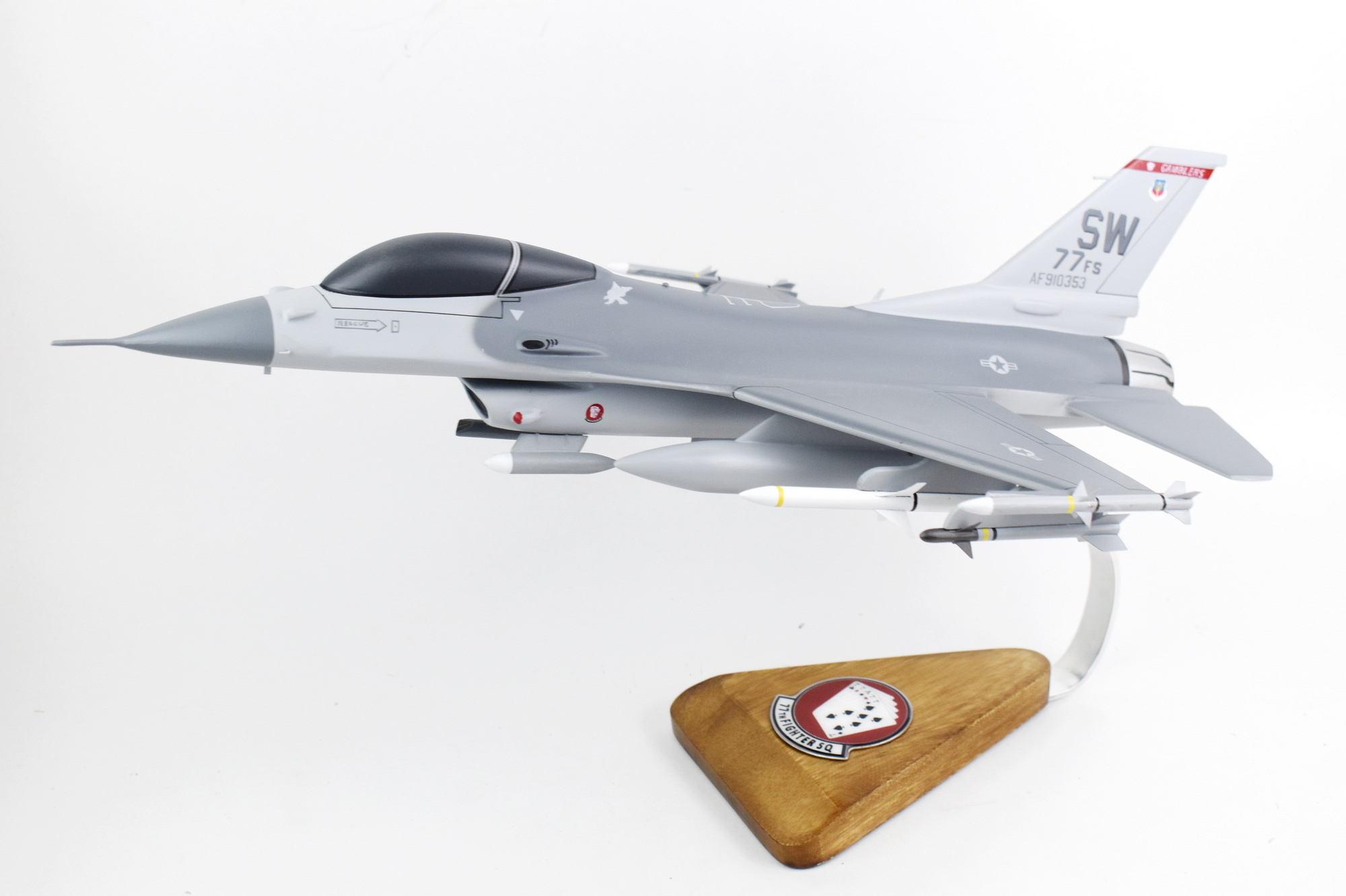 Lockheed Martin® F-16 Fighting Falcon®, 77th FS Gamblers, 1/33 (18″) Mahogany Scale Model