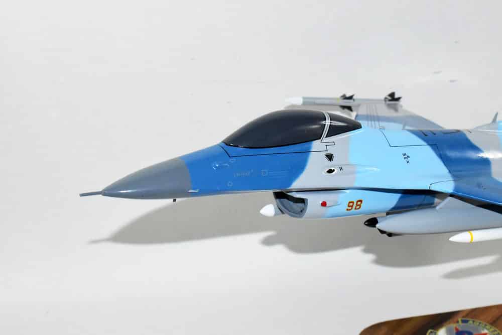 Amazon | 1/200 ホーガン M-シリーズ F-16D アメリカ空軍 18th