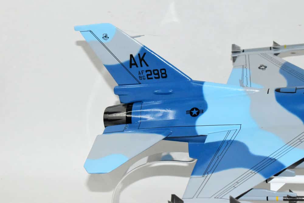 Amazon | 1/200 ホーガン M-シリーズ F-16D アメリカ空軍 18th