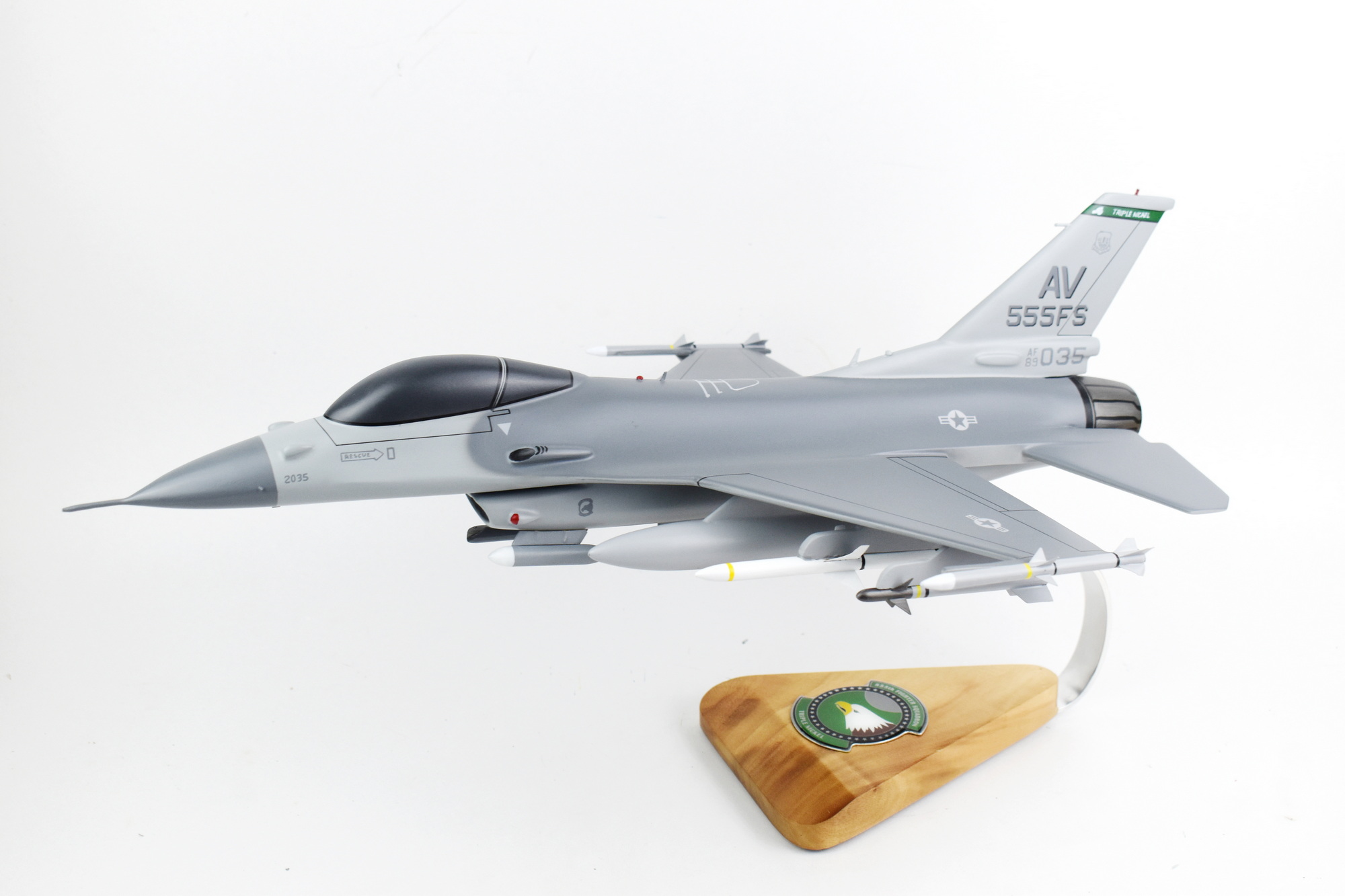 Lockheed Martin® F-16C Fighting Falcon®, 555 FS Triple Nickel, 18″ Mahogany Scale Model