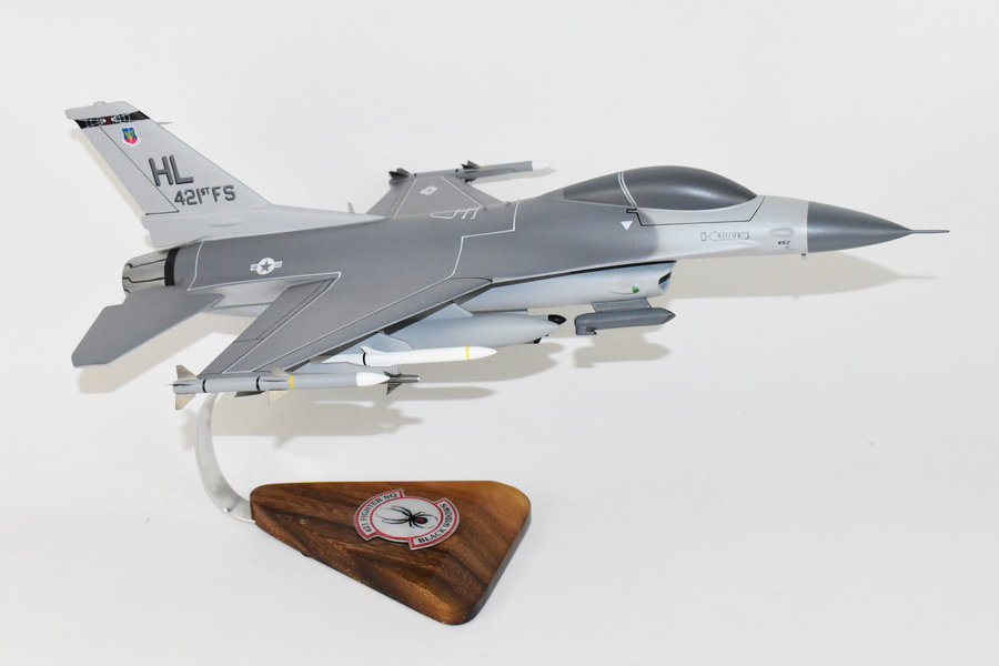 Lockheed Martin® F-16 Falcon, 421st FS Black Widows, 1/33 (18″) Mahogany Scale Model