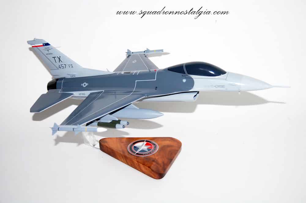 Lockheed Martin® F-16 Fighting Falcon®, 301st AMXS Weapons Ft Worth, 18″ Mahogany Scale Model