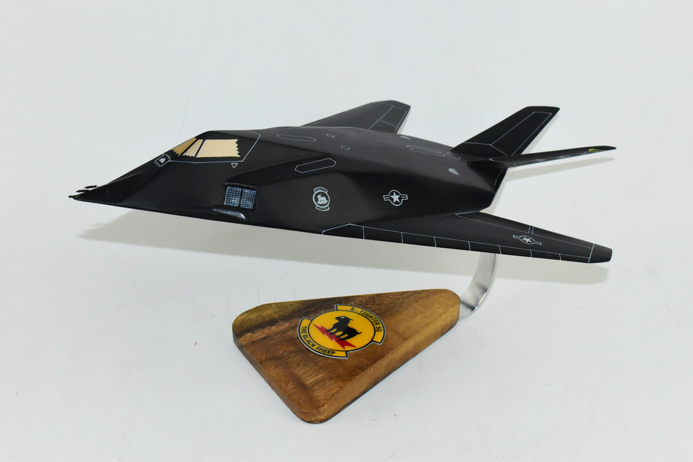Lockheed Martin F-117 Nighthawk Model - Squadron Nostalgia
