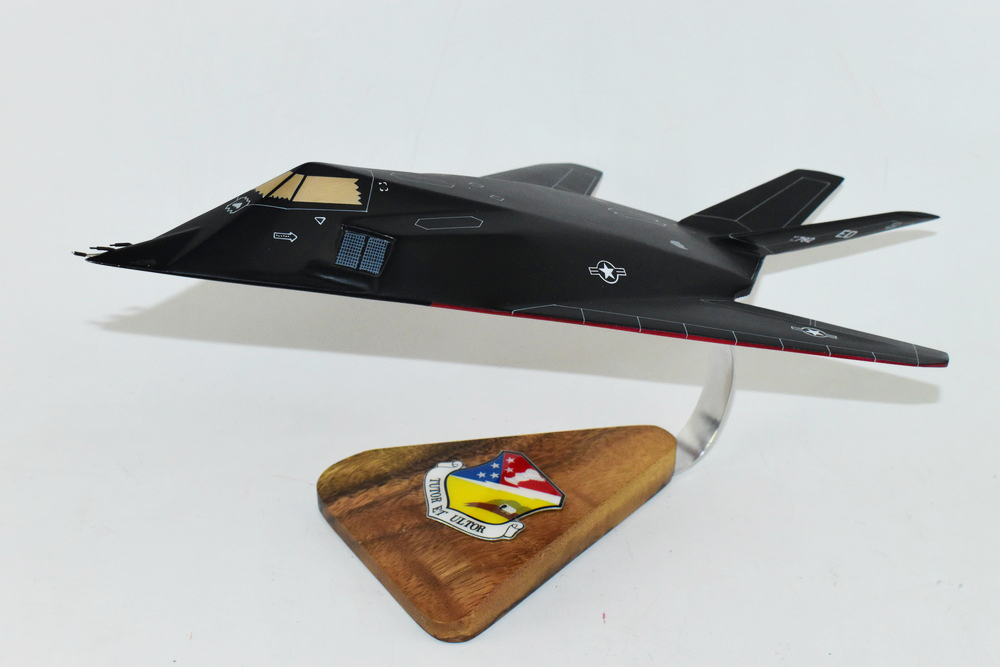 F-117 NIght Hawk Skunk Works | IPMS/USA Reviews