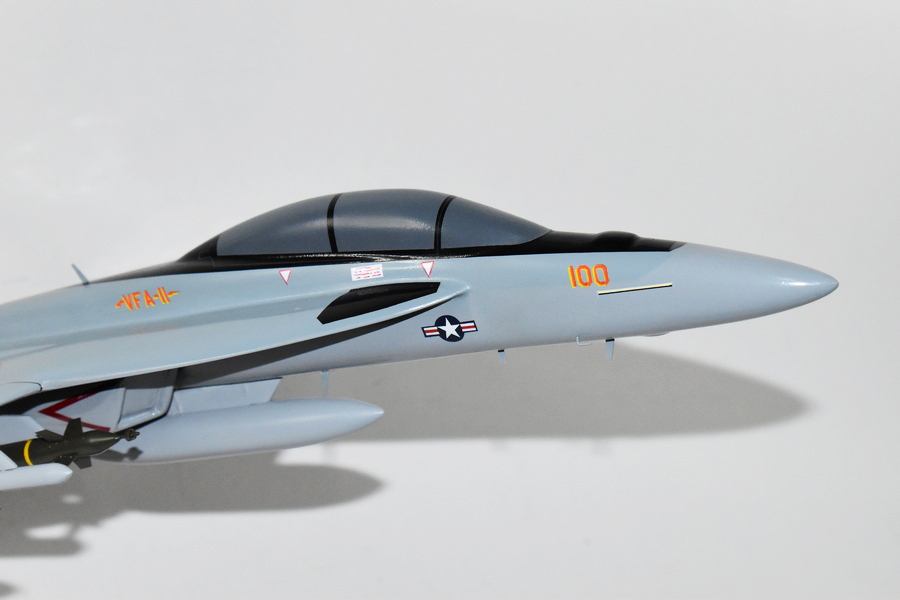 ドラゴン 1/72 F/A-18F SUPER HORNET VFA11 訳あり 41qFFs430yL._UF894,1000_QL80_.jpg