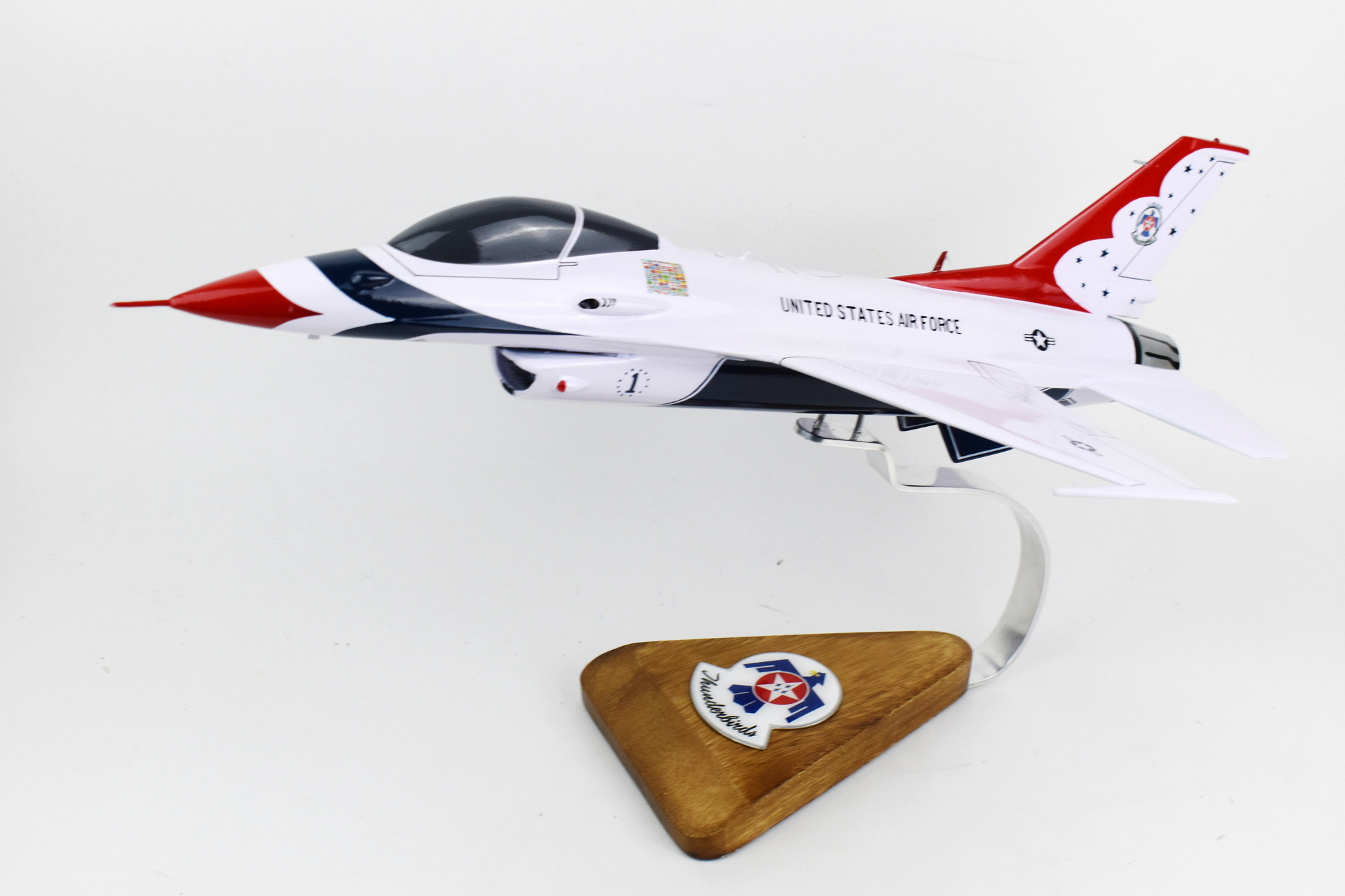 Lockheed Martin® F-16 United States Air Force Thunderbirds Model, Mahogany 1/33 (18″) Scale