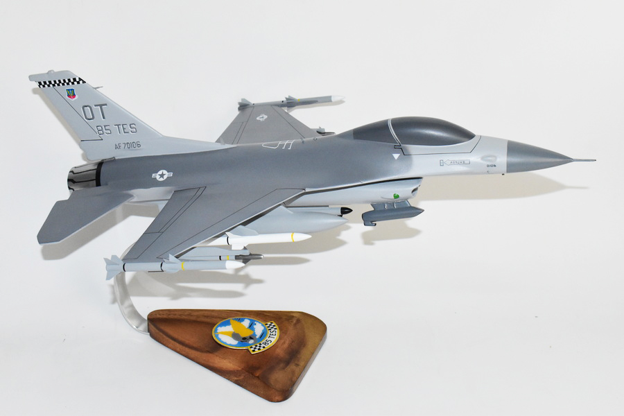 Lockheed Martin® F-16 Fighting Falcon®, 85th Test and Fighter Squadron, 1/33 (18″) Mahogany Model