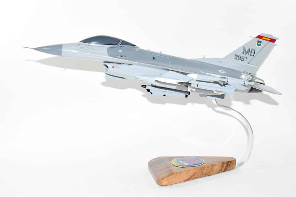 Lockheed Martin® F-16 Fighting Falcon®, 389th Fighter Squadron, Mahogany 1/33 (18″) Scale Model