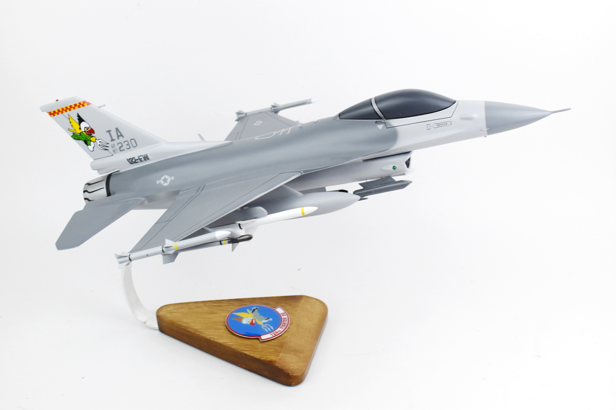 Lockheed Martin® F-16 Fighting Falcon®, 124th Fighter Squadron, 18″ Mahogany Scale Model
