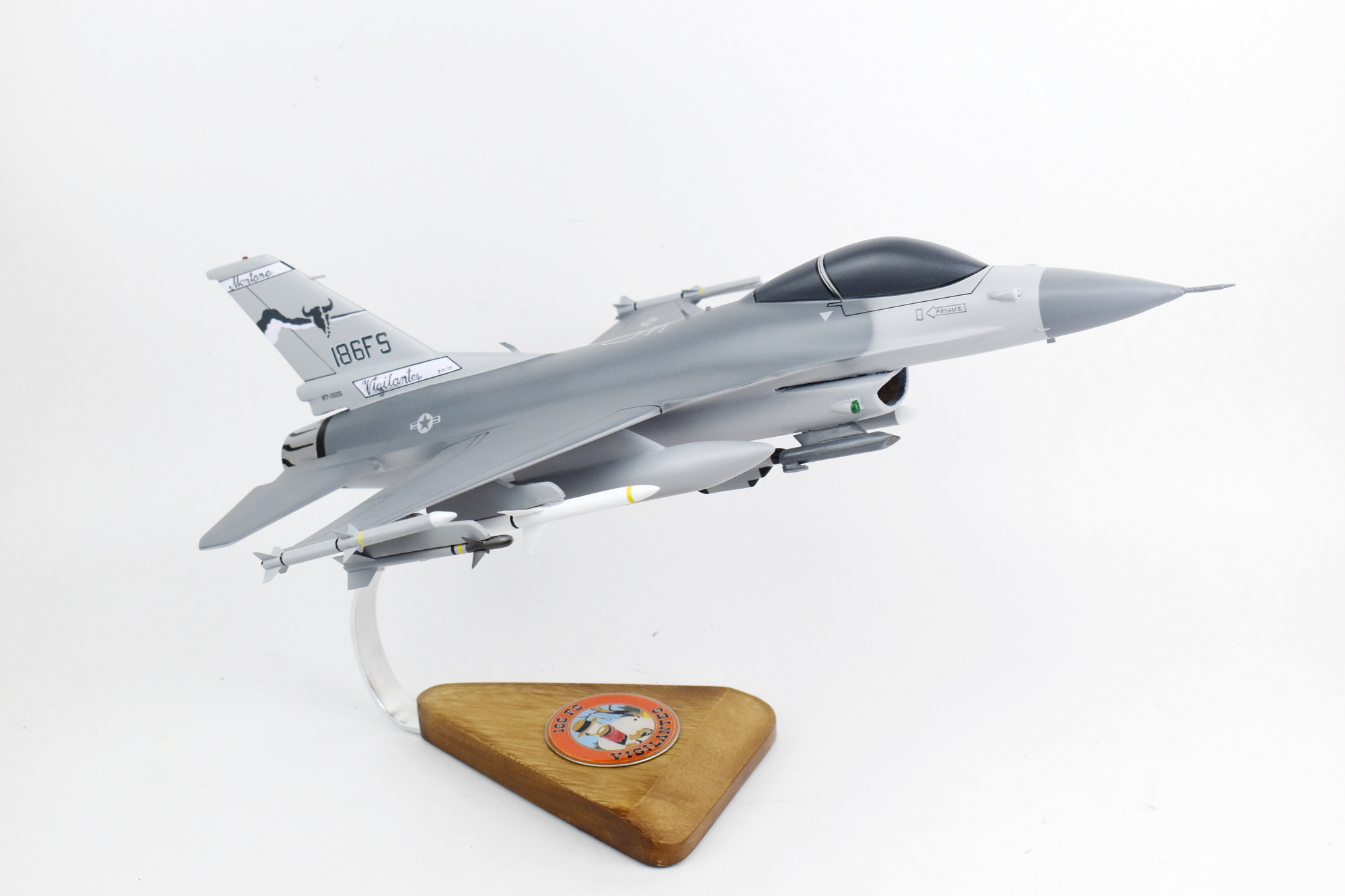 Lockheed Martin® F-16 Fighting Falcon®, 186th Fighter Squadron, 18″ Mahogany Scale Model