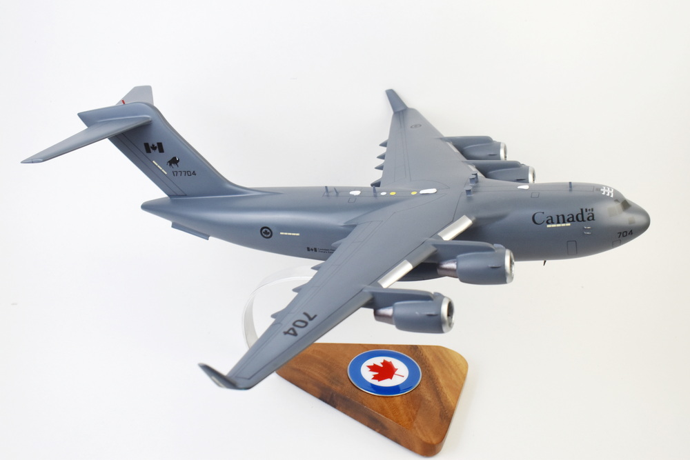 Royal Canadian Air Forces C-17 Model, 1/116th (18″) Scale, Mahogany, Cargo