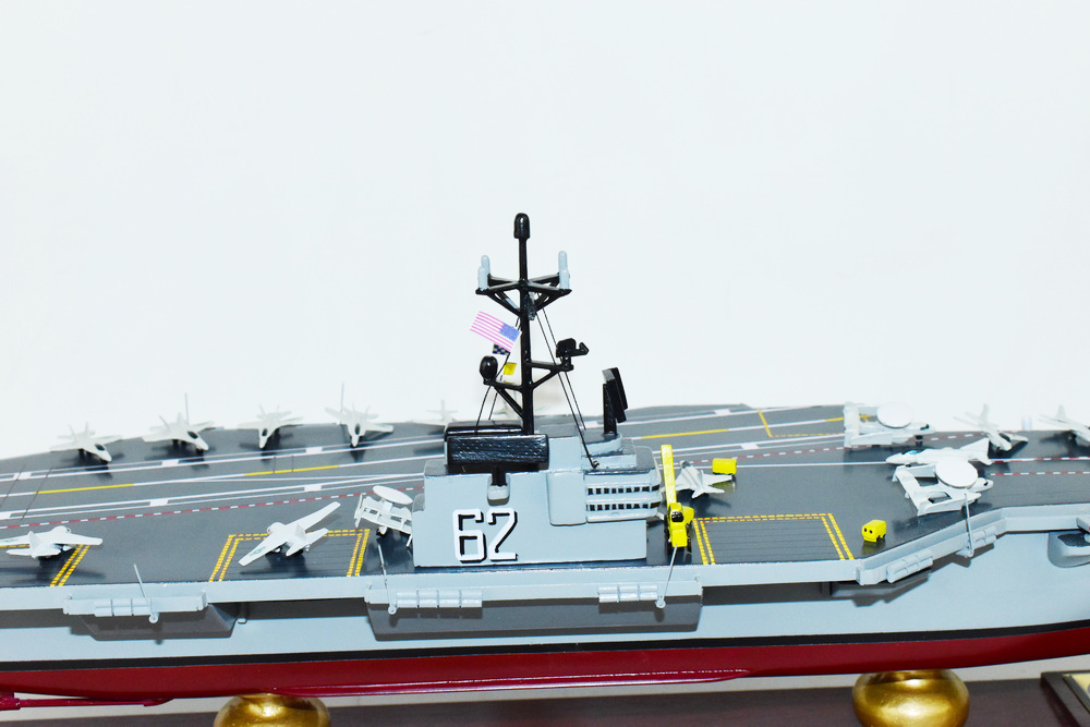 USS Independence CV-62 Aircraft Carrier Model