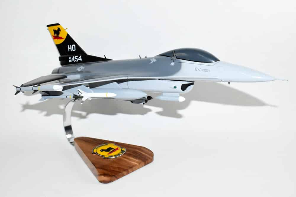 Lockheed Martin® F-16 Fighting Falcon®, 8th Fighter Squadron Black Sheep, 18″ Mahogany Scale Model