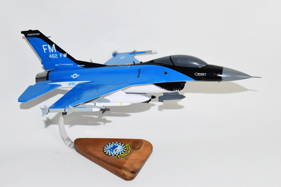 Lockheed Martin® F-16C Fighting Falcon®, 93rd FS Makos 482nd FW AFRES, 1/33 (18″) Mahogany Model