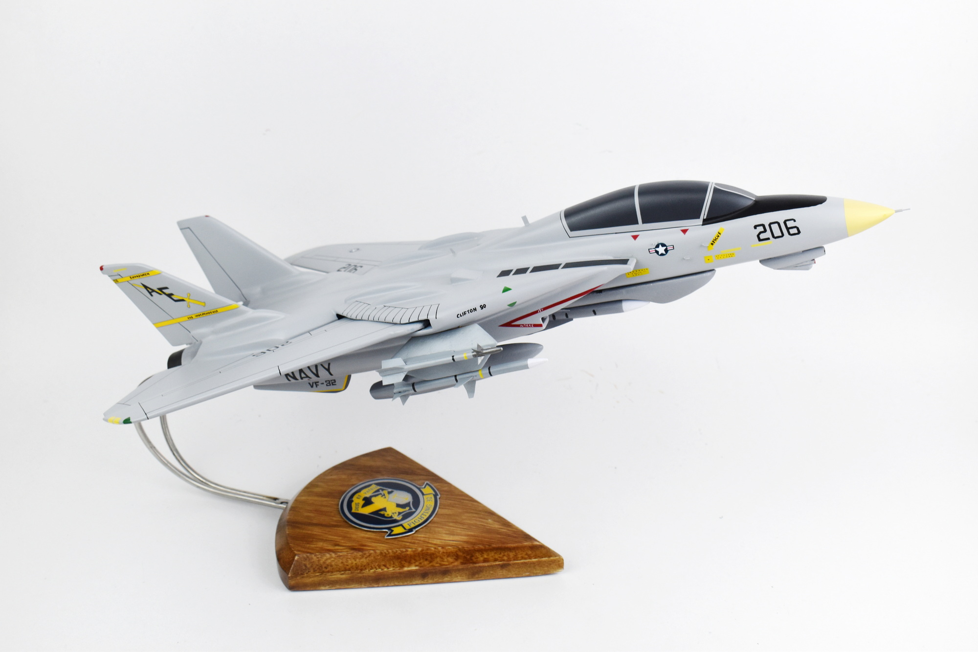VF-32 Swordsmen (USS Independence 1981) F-14a Tomcat Model 1/42 (18″) Scale