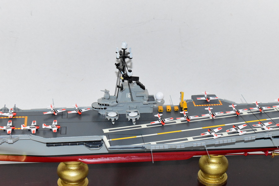 Livre USS LEXINGTON (CV-16) ON DECK Livre USS LEXINGTON (CV-16) ON DECK