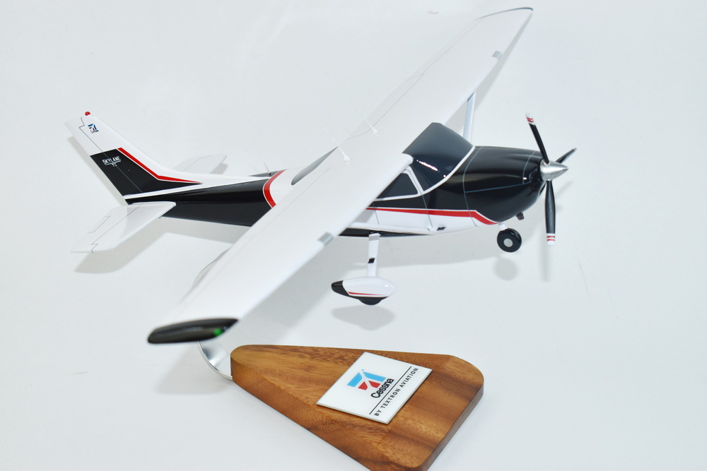 Cessna® 182 Skylane Models - Squadron Nostalgia