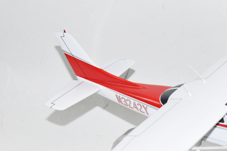 Cessna® 182 Skylane Models - Squadron Nostalgia Cessna® 182 Skylane Models - Squadron Nostalgia