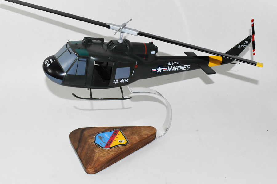 Bell UH-1E Huey, HML-776 1974