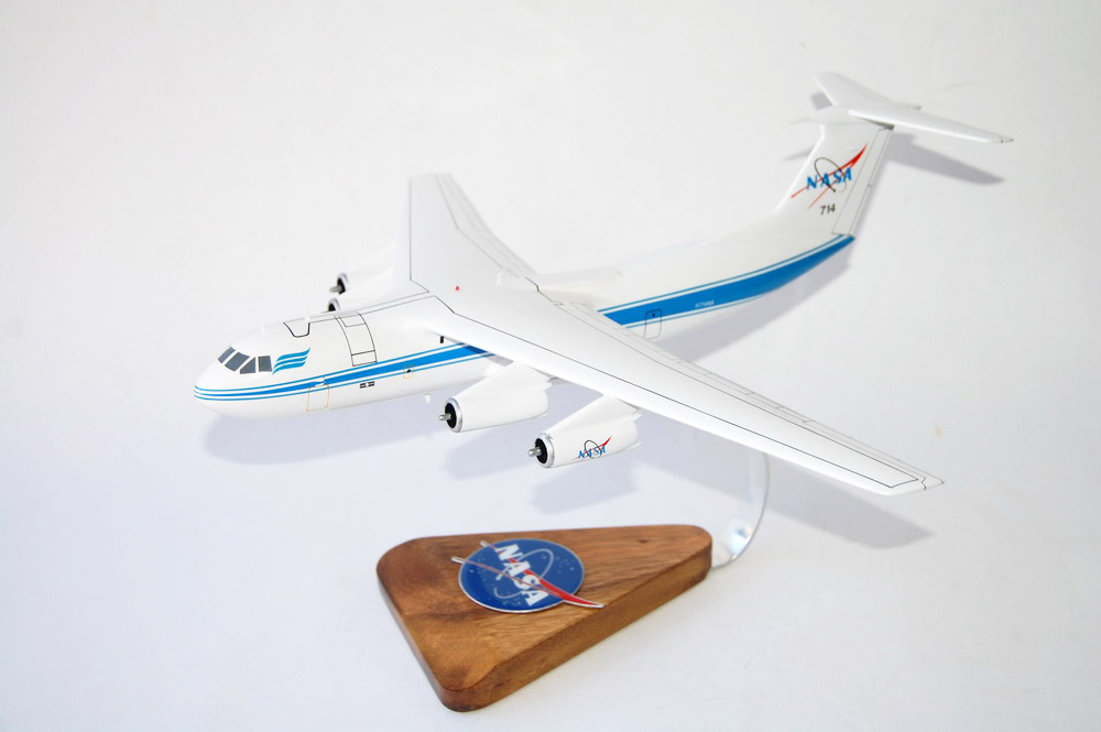 Lockheed Martin® L-1649 Starliner (Constellation), N7316C 18″ Mahogany Scale Model