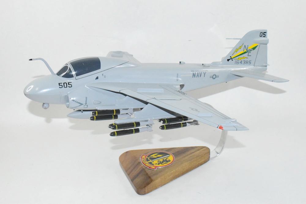 VA-145 Swordsmen A-6 (1992) A-6 Intruder Model, 18″, Mahogany